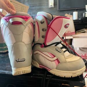 VANS Woman’s Snowboard Boots 8